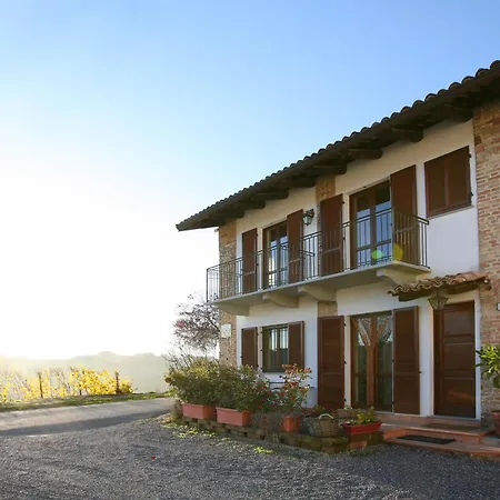 Farm stay Antichi Poderi Gallina Neive